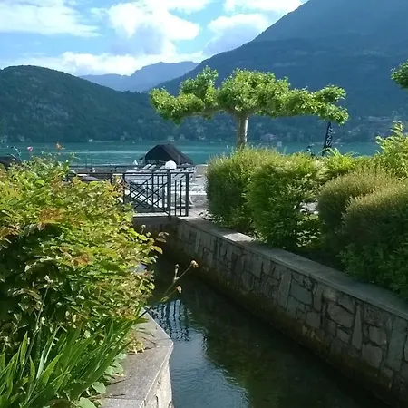 Appartement Rare : Au Bord Du D’annecy, Cosy En Rez De Jardin Avec Terrasse Privative *
